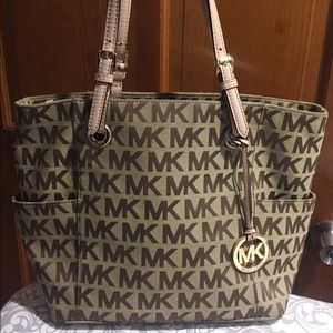 Michael Kors East West Signature Tote